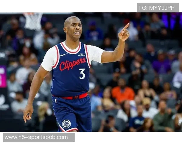 快船赢球却气氛沉闷保罗多次尝试激活球队氛围未果