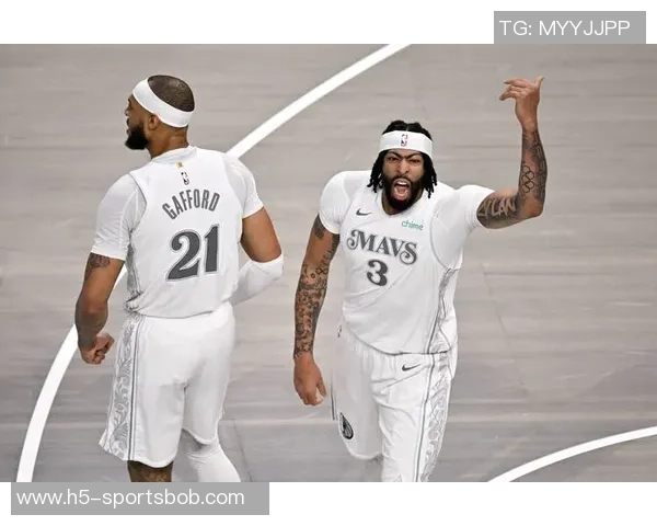 美记透露加福德交易市场热度高交易截止日前或将被交易离队 美记透露加福德交易市场热度高交易截止日前或将被交易离队